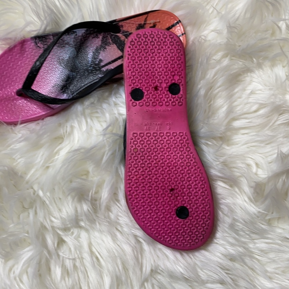 Sandals - Picture 2 of 3
